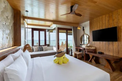 Studio Ocean View King Bed — SINAE Phuket Luxury Hotel
